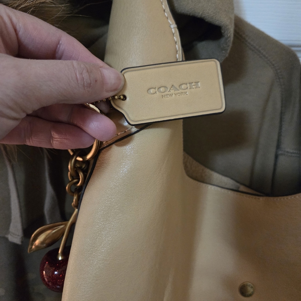 Coach Brooklyn 39 Tan - Picture 7 of 9